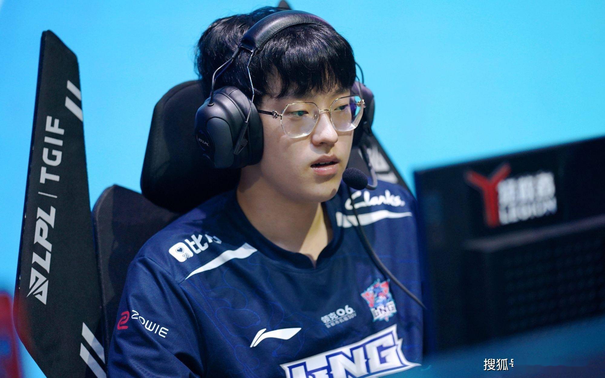 爱游戏-Scout意外战胜MAD，爆冷引爆全场！上演精彩一战(威风堂堂原版日文版mp3)