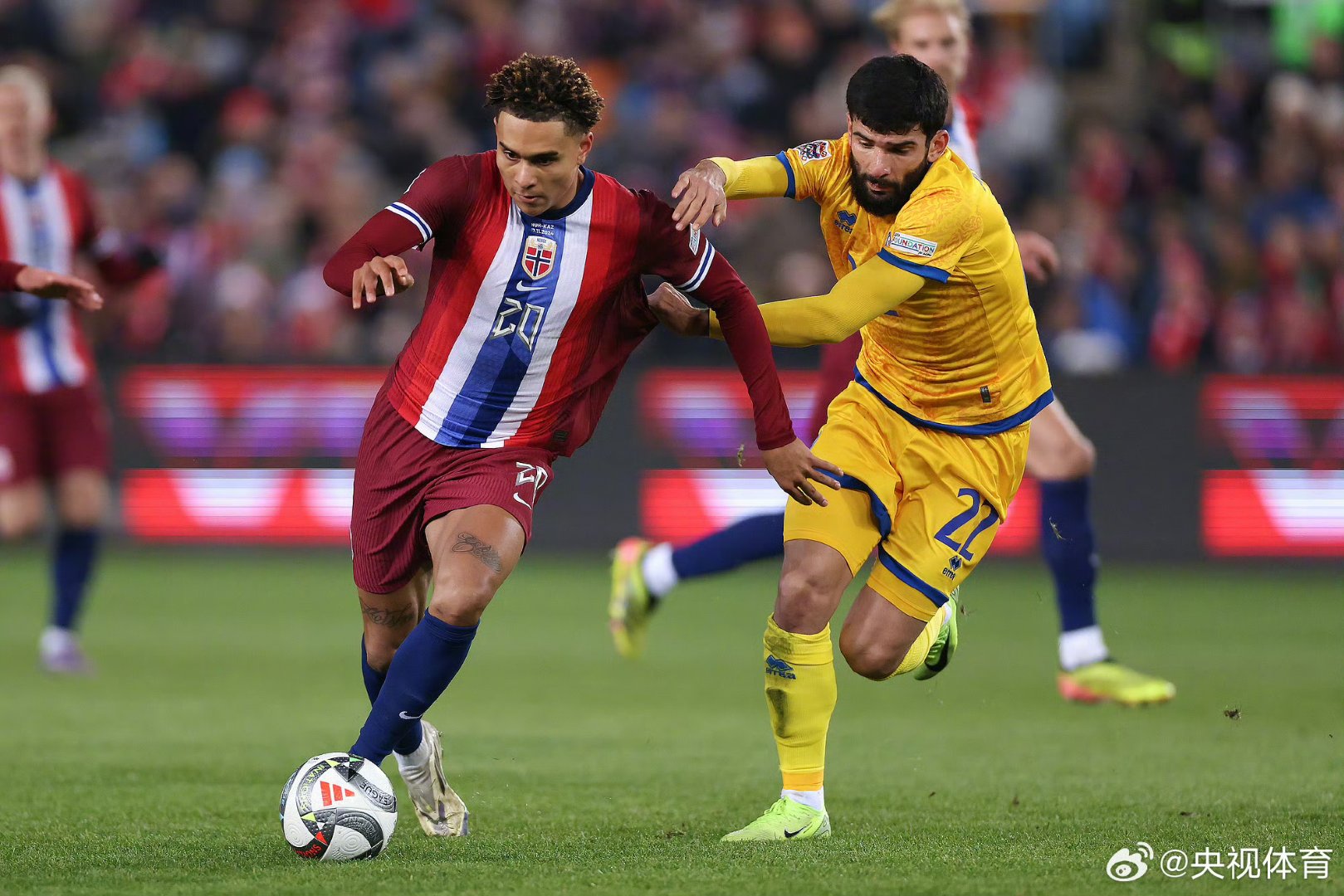 爱游戏下载-塞尔维亚队观众热烈欢呼！，哈兰德迎来十赛季出色发挥观众掌声雷动(塞尔维亚球星米哈伊洛维奇)