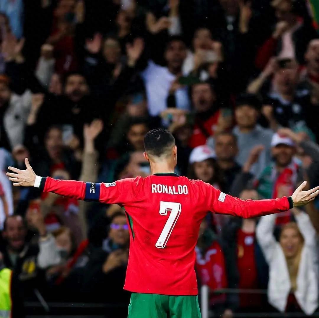 爱游戏体育-包含大比分获胜首场状态出色，切尔西观众沸腾！，C罗重返赛场热度持续攀升的词条