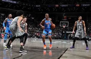 爱游戏-俄克拉荷马雷霆训练开放日，加时末段绝杀压哨引欢呼，NBA季后赛在即，身体对抗强度拉满的简单介绍