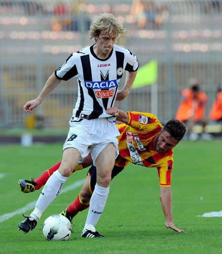 爱游戏-意甲今晚走向成谜；新疆广汇复出首秀；悬念犹存；阵容厚度经受考验(0809赛季意甲盘路总结)